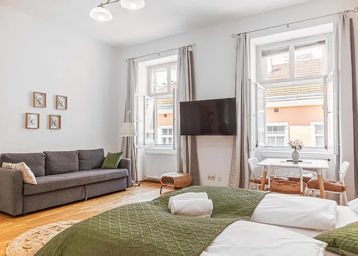 Beautiful 2br Close To Rennweg