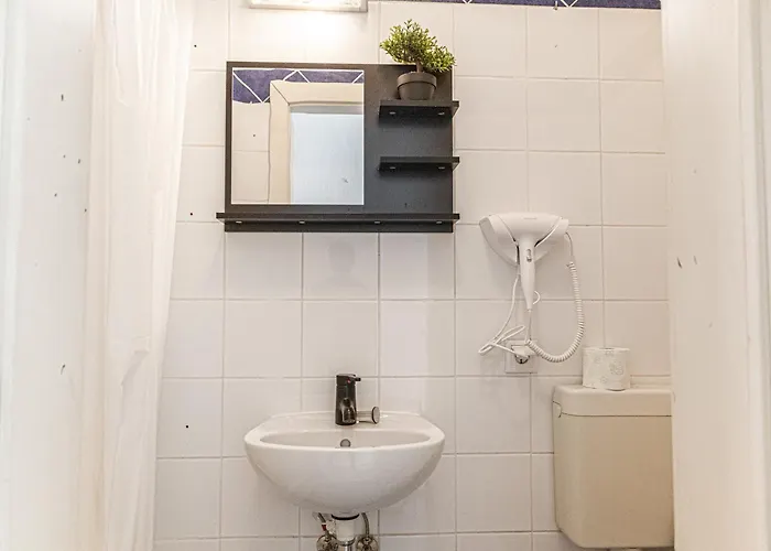 Beautiful 2br Close To Rennweg Daire *